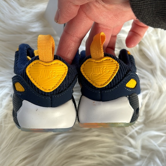 Nike Air Max 90 NWOB Toggle SE TD 'Midnight Navy University Gold' Baby 2 - Picture 7 of 9